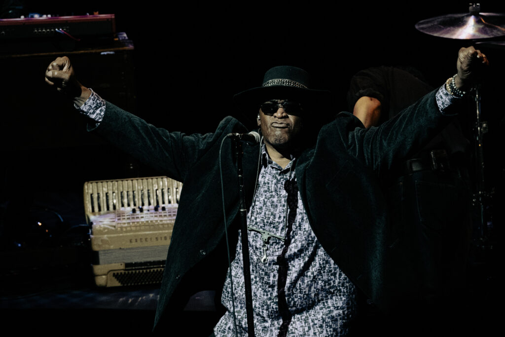 Darryl-Jones-Mic-Shot